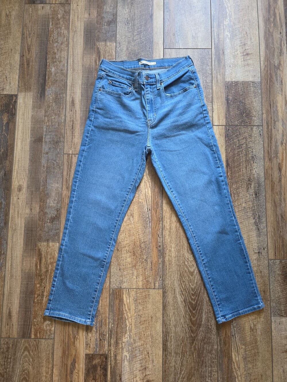 Levi's - 724 High Rise Straight Crop Jeans - 30 - Medium Wash